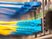 Na cava e dau vakayagataki ena tabana ni optical input/ output ena fiber optic panels
